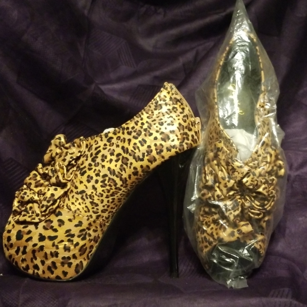 Shoes: Cheetah Stilettos